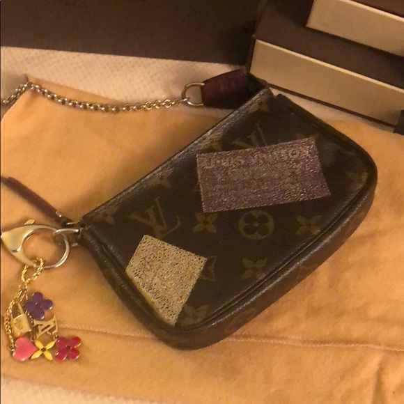 COPY - Authentic LV Mini Pochette Accessoires 5.5x3.5.08” - Picture 7 of 17